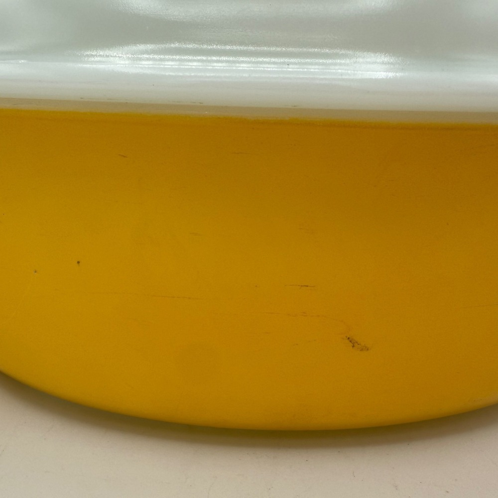 Vintage Pyrex 045 Butterscotch Golden‎ Daisy Casserole Dish 2.5 Qt with Lid - Picture 6 of 8